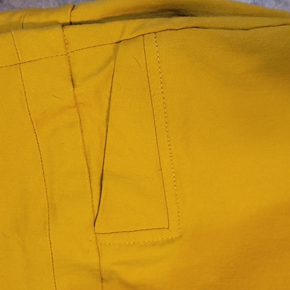 Yellow pants - Picture 2 of 4